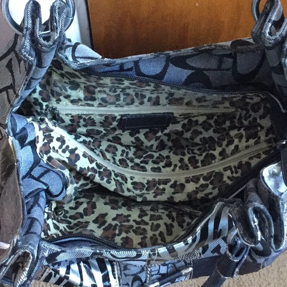 Patterned Guess purse - Picture 5 of 6